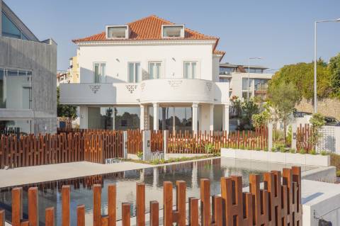 Moradia T3+1 com Jardim Privativo e Vista Mar