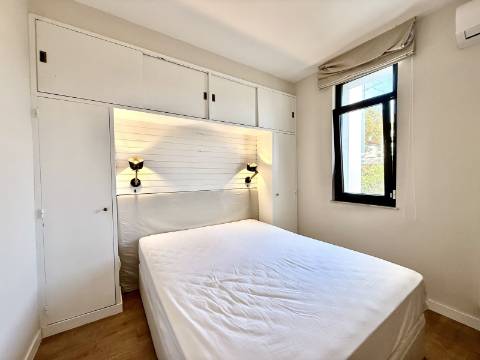 Apartamento T2 Mobilado com Vista Mar