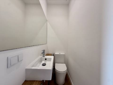 Apartamento T2 Mobilado com Vista Mar