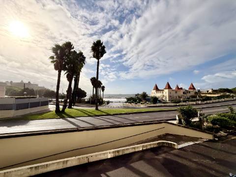 Apartamento T2 Mobilado com Vista Mar