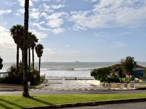 Apartamento T2 Mobilado com Vista Mar