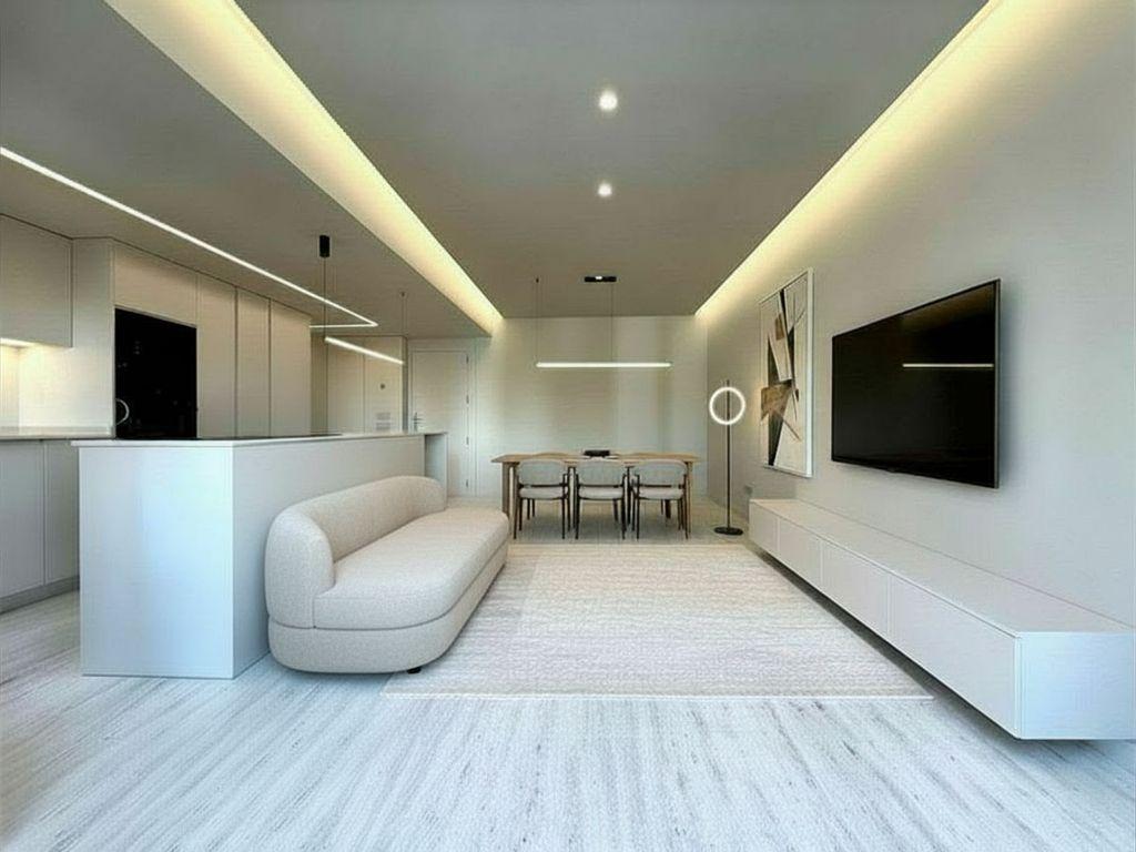 Apartamento T2 totalmente remodelado no Monte Estoril.