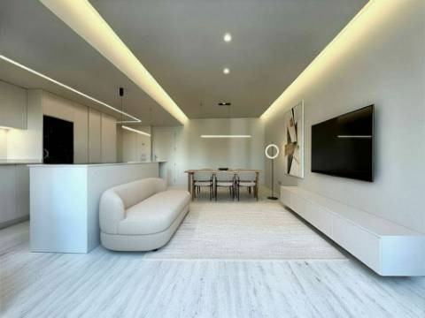 Apartamento T2 totalmente remodelado no Monte Estoril.