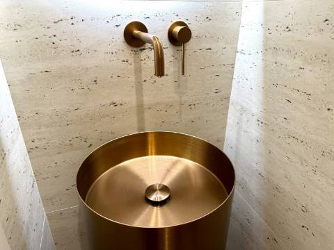 Apartamento T2 totalmente remodelado no Monte Estoril.