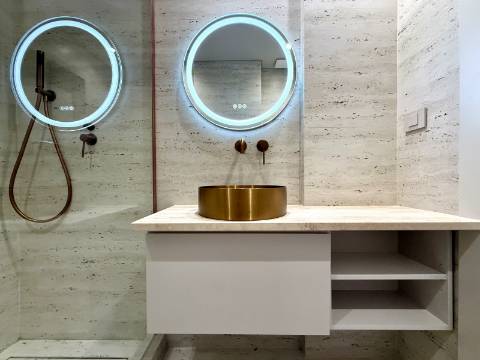 Apartamento T2 totalmente remodelado no Monte Estoril.