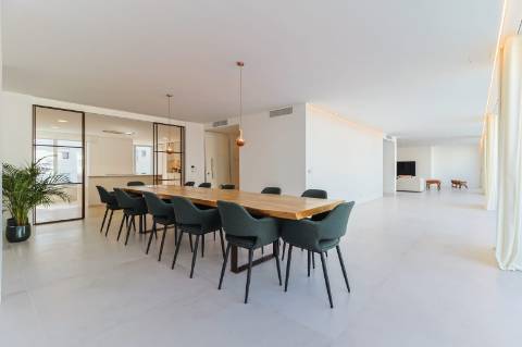 Triplex Penthouse T4 Contemporânea nas Avenidas Novas, Lisboa