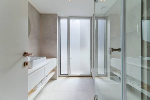 Triplex Penthouse T4 Contemporânea nas Avenidas Novas, Lisboa