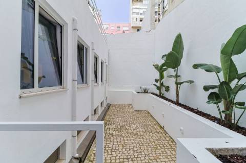Triplex Penthouse T4 Contemporânea nas Avenidas Novas, Lisboa