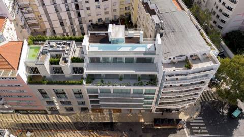 Triplex Penthouse T4 Contemporânea nas Avenidas Novas, Lisboa
