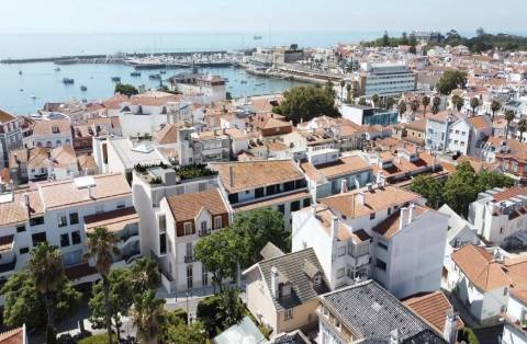 Loja Duplex no Centro Histórico de Cascais