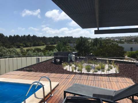 Moradia T3 num condomínio exclusivo em Óbidos