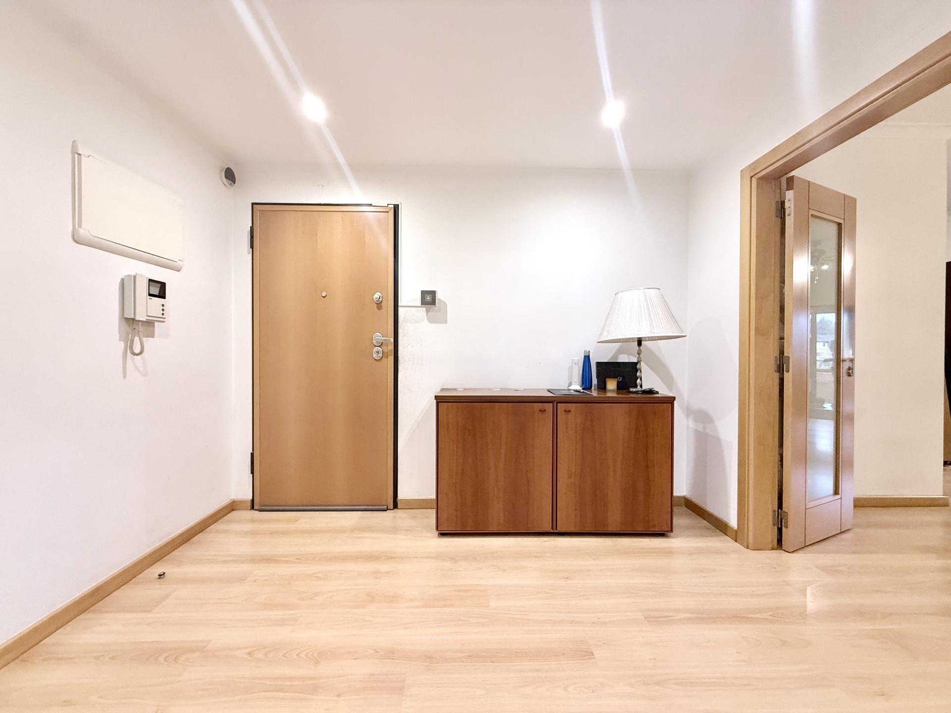 Apartamento T2 em Condomínio Privado com Piscina e Garagem box