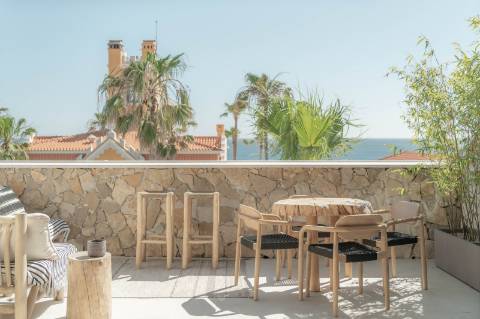 Penthouse T2 com vista mar na Azarujinha, Estoril