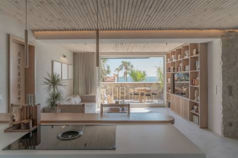 Penthouse T2 com vista mar na Azarujinha, Estoril