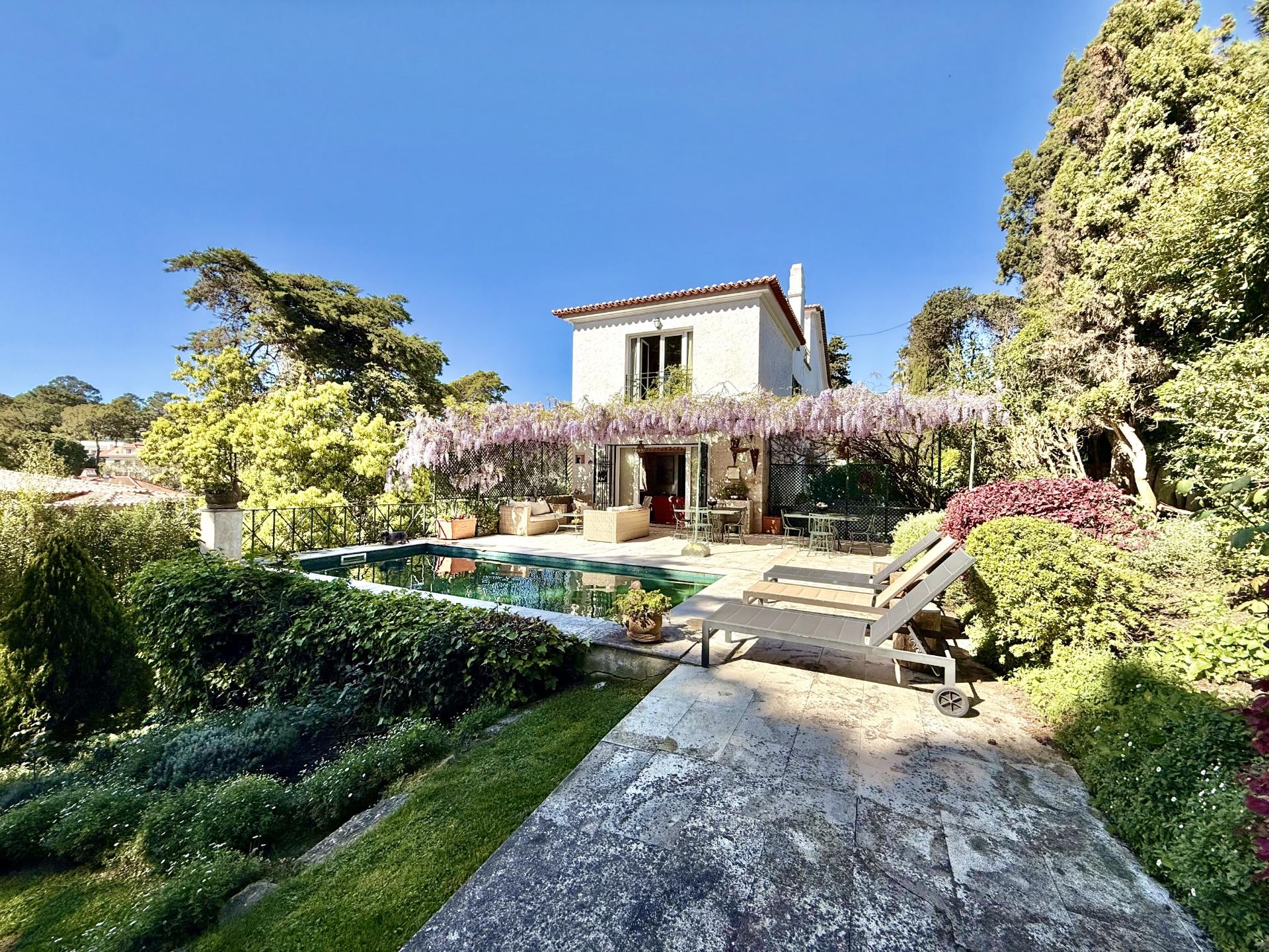 Moradia T5 com Vista Mar no Estoril