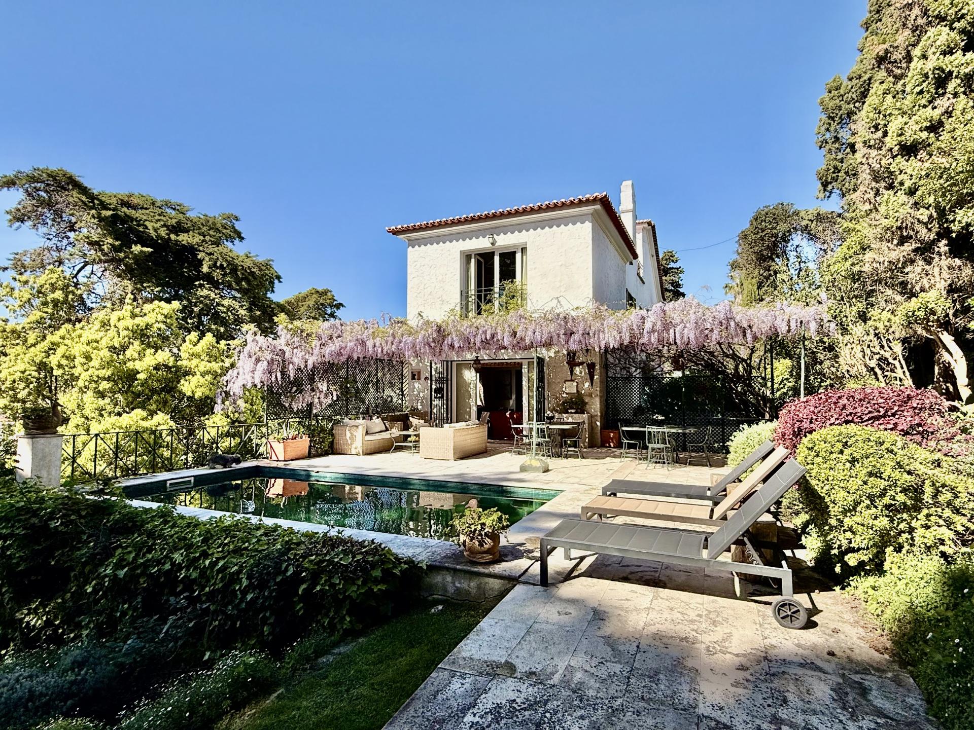 Moradia T5 com Vista Mar no Estoril