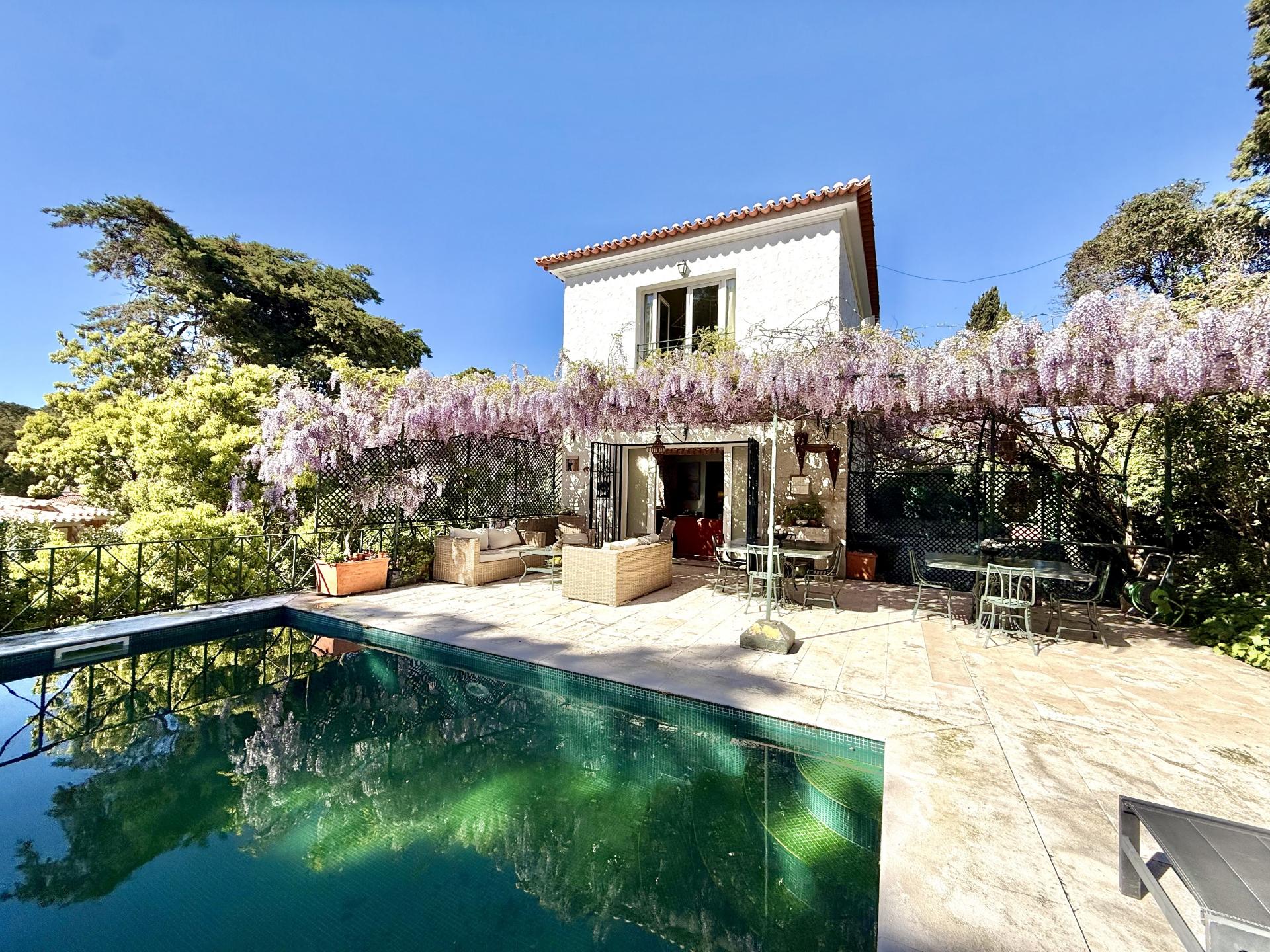 Moradia T5 com Vista Mar no Estoril