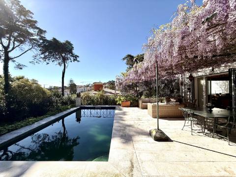 Moradia T5 com Vista Mar no Estoril