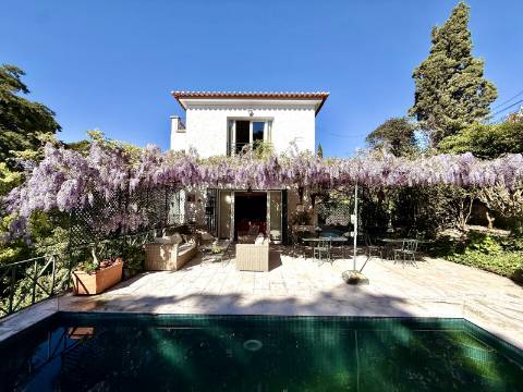 Moradia T5 com Vista Mar no Estoril