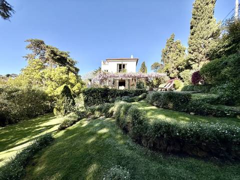 Moradia T5 com Vista Mar no Estoril