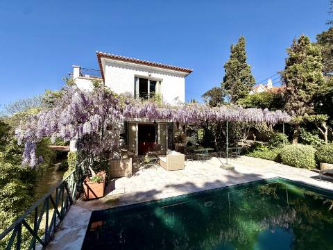 Moradia T5 com Vista Mar no Estoril