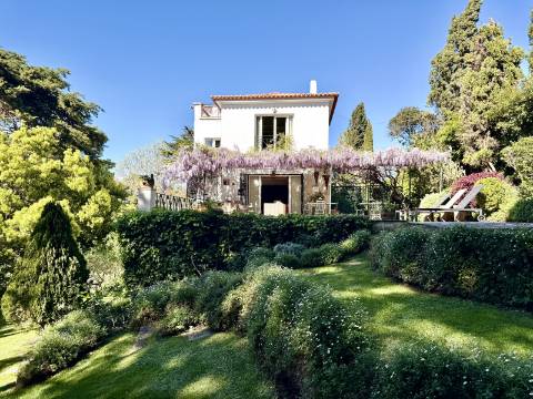 Moradia T5 com Vista Mar no Estoril