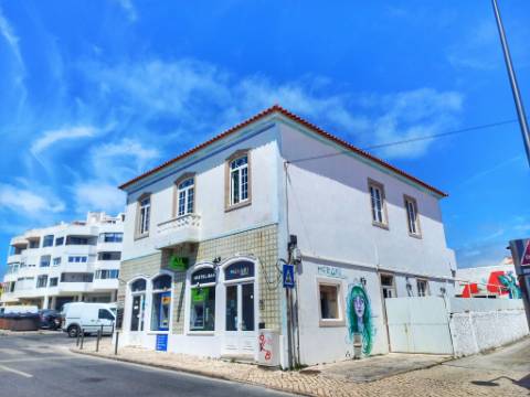 Moradia T4 junto a Praia das Maças