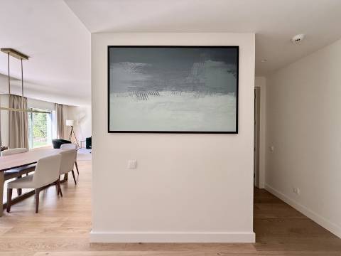 Apartamento T2 com Jardim e Piscina no Condomínio Privado na Quinta da Marinha, Cascais