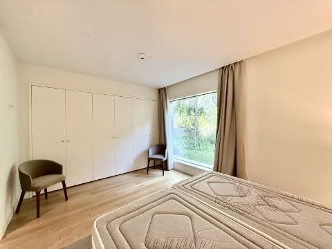 Apartamento T2 com Jardim e Piscina no Condomínio Privado na Quinta da Marinha, Cascais