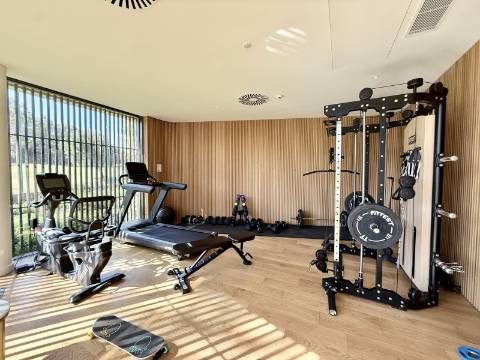 Apartamento T2 com Jardim e Piscina no Condomínio Privado na Quinta da Marinha, Cascais