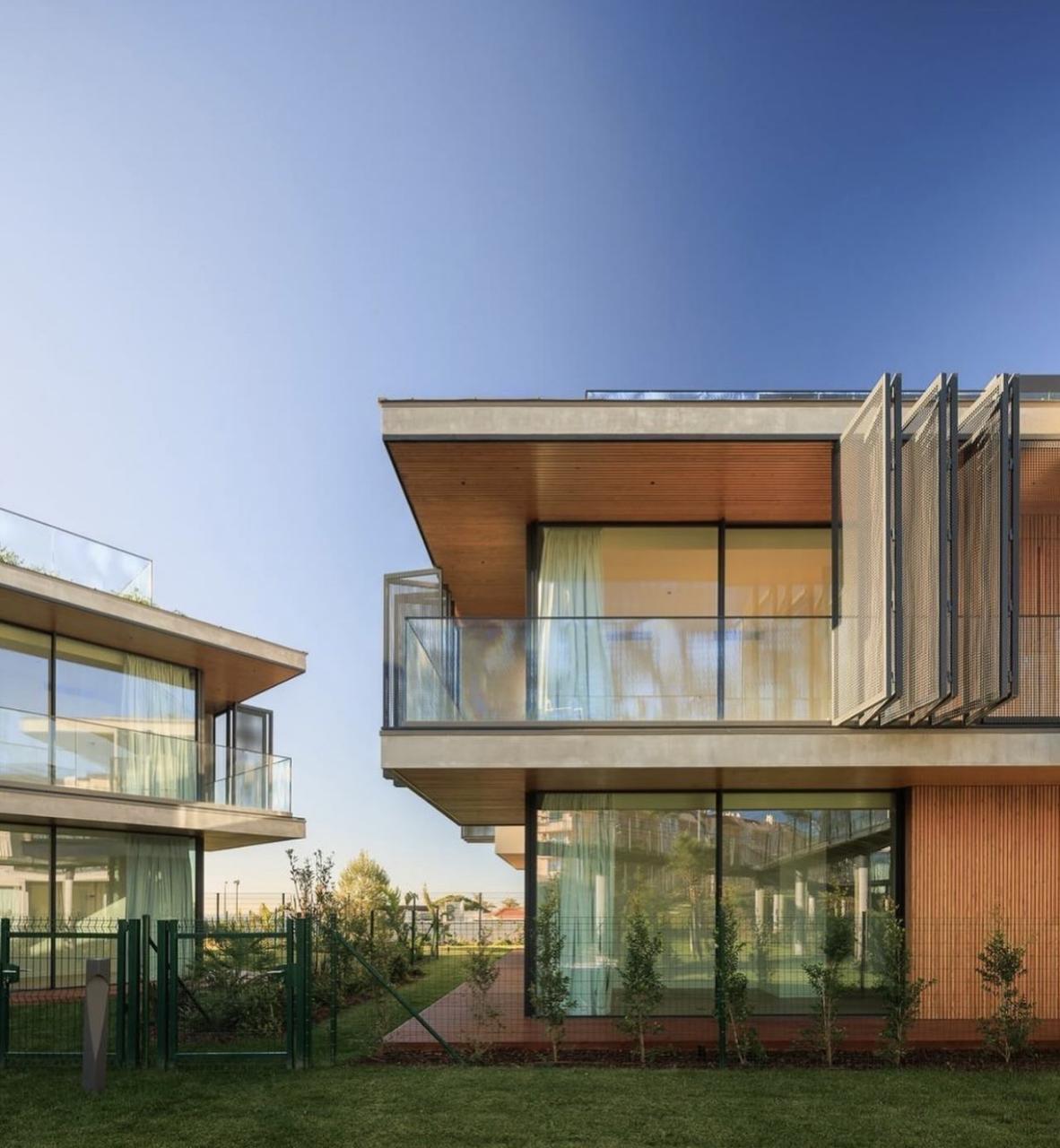 Moradia T4+1 com Jardim e Piscina no Condominio Privado na Guia, Cascais