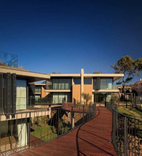 Moradia T4+1 com Jardim e Piscina no Condominio Privado na Guia, Cascais
