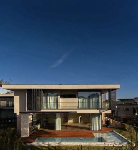 Moradia T4+1 com Jardim e Piscina no Condominio Privado na Guia, Cascais