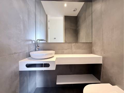 Moradia T4+1 com Jardim e Piscina no Condominio Privado na Guia, Cascais