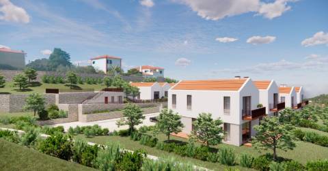 Terreno Urbano de 7.632 m² em Almocageme, junto à Serra de Sintra