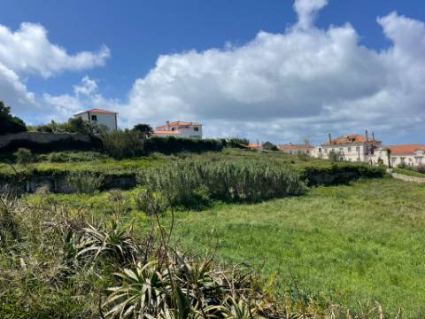 Terreno Urbano de 7.632 m² em Almocageme, junto à Serra de Sintra
