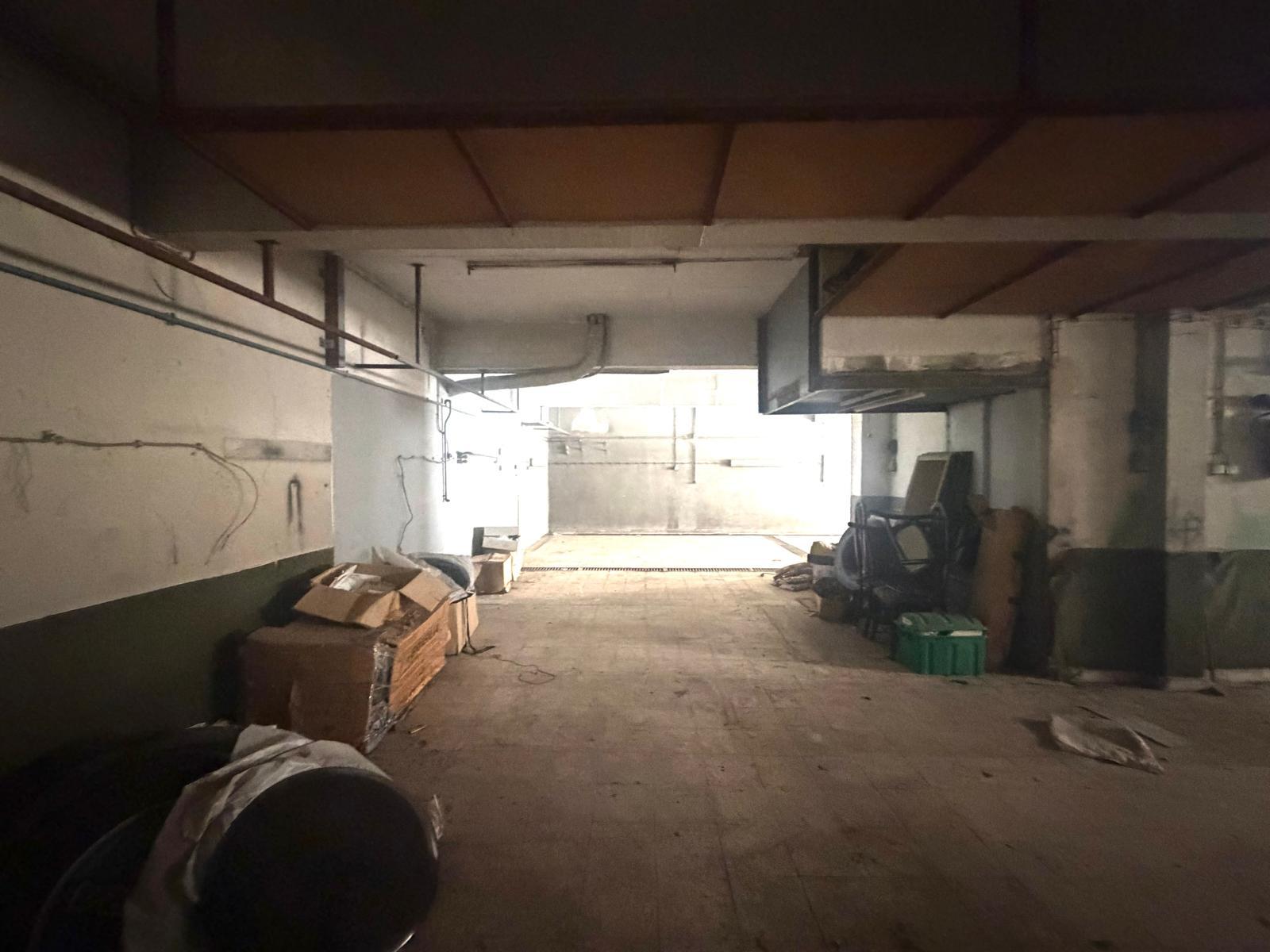 Espaço com 200m2 na Amadora