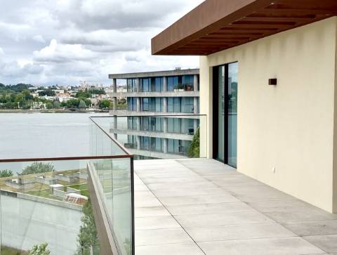 Penthouse T4 na Quinta Marques Gomes