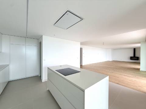 Penthouse T4 na Quinta Marques Gomes