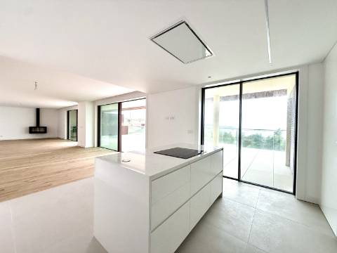 Penthouse T4 na Quinta Marques Gomes