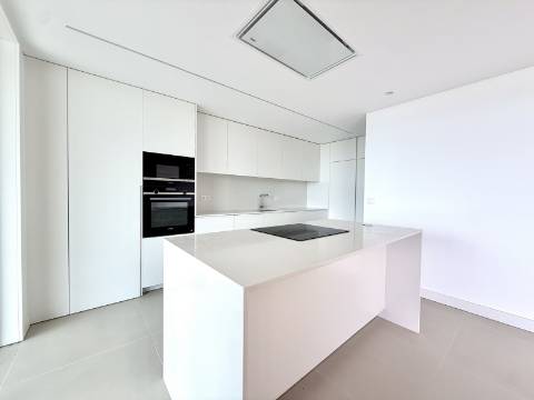 Penthouse T4 na Quinta Marques Gomes