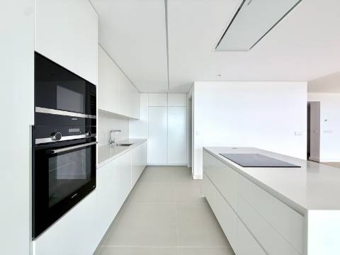 Penthouse T4 na Quinta Marques Gomes