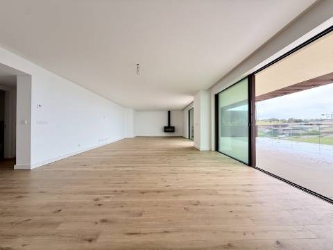 Penthouse T4 na Quinta Marques Gomes