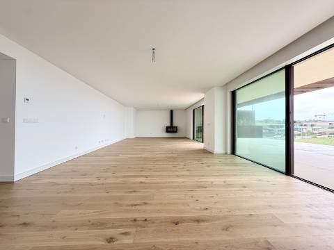 Penthouse T4 na Quinta Marques Gomes