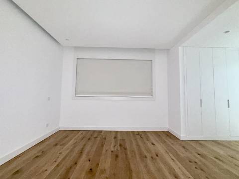 Apartamento T3 com vista mar na Quinta Marques Gomes