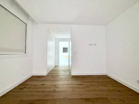Apartamento T3 com vista mar na Quinta Marques Gomes