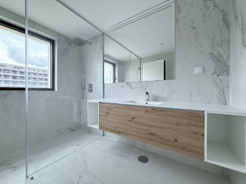 Apartamento T3 com vista mar na Quinta Marques Gomes