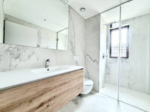 Apartamento T3 com vista mar na Quinta Marques Gomes
