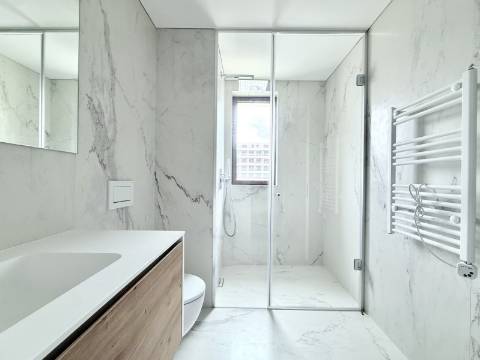 Apartamento T3 com vista mar na Quinta Marques Gomes