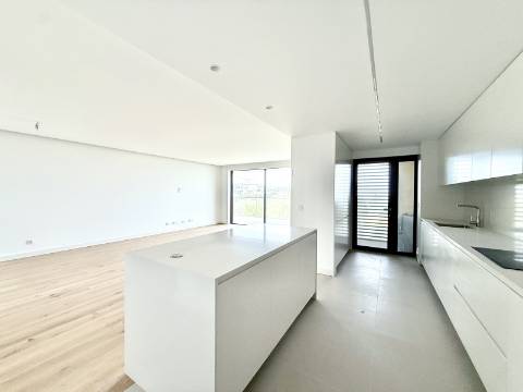 Apartamento T3 com vista mar na Quinta Marques Gomes